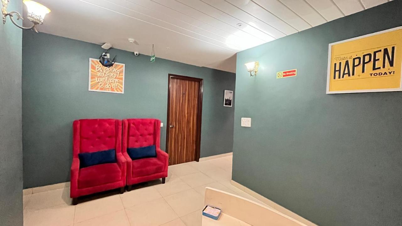 Qotel Hotel Church House Rohini Sector 15 Delhi  Exterior photo